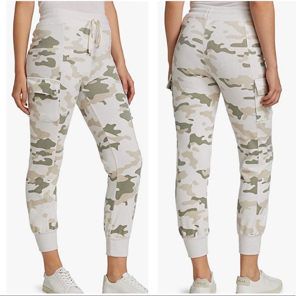 SUNDRY Camo Jogger Sweatpants Cargo Pockets Cream Green Size M